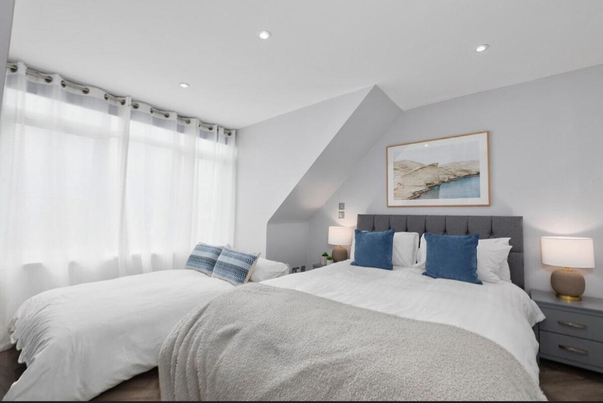 Eden House - Beach Apartments & Suites Saint Helier Værelse billede