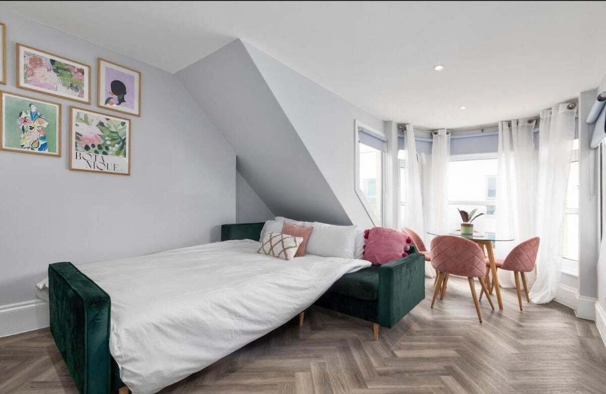 Eden House - Beach Apartments & Suites Saint Helier Værelse billede